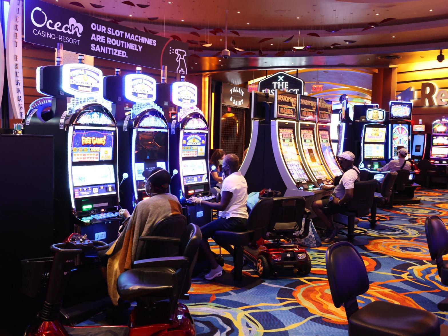Casino Revenue of Massachusetts Tumbles Over Holidays