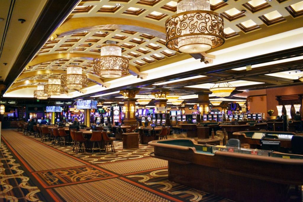 Indiana Gambling Regulator fined Horseshoe Hammond Casino $100,000